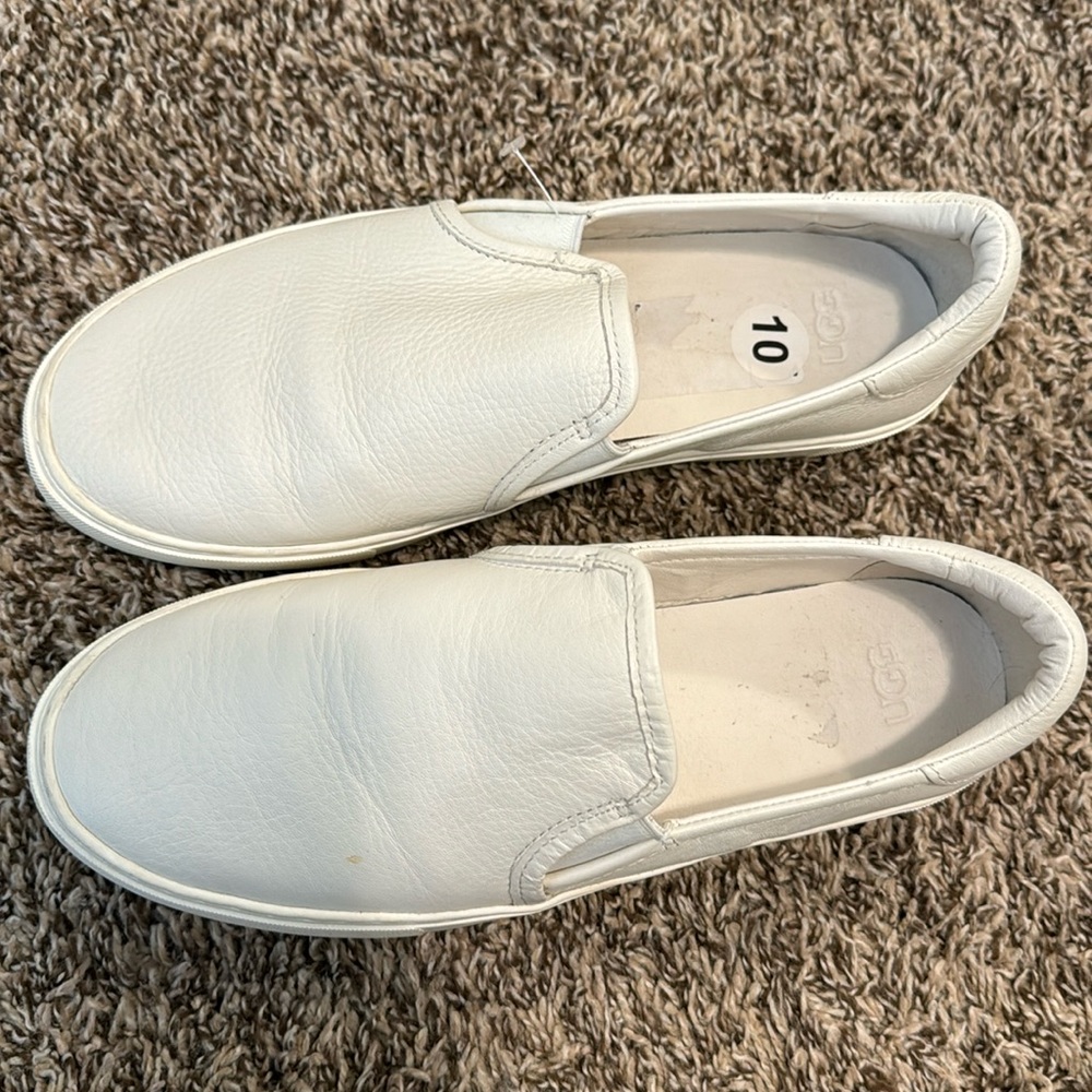 Woman’s size 10 leather white Ugg kitlyn slip ons